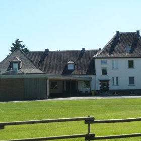 Grundschule Dreiborn - Außenansicht Grundschule Dreiborn - Außenansicht