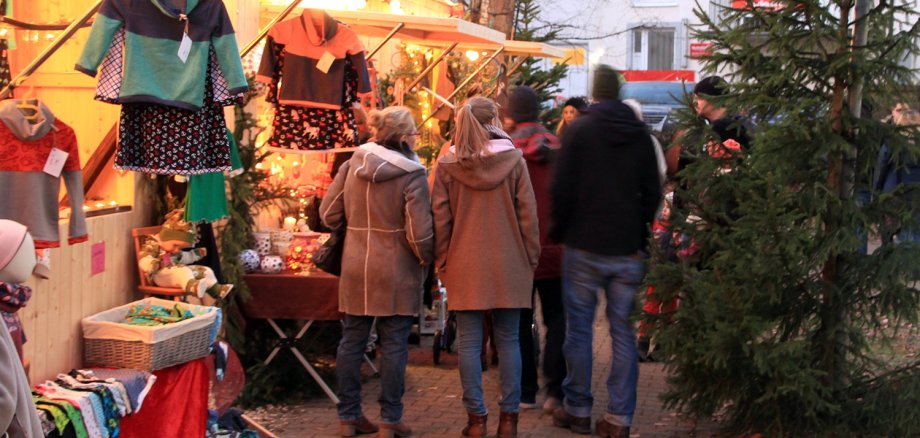 Archivbild: Nikolausmarkt im Schleidener Franziskurpark.