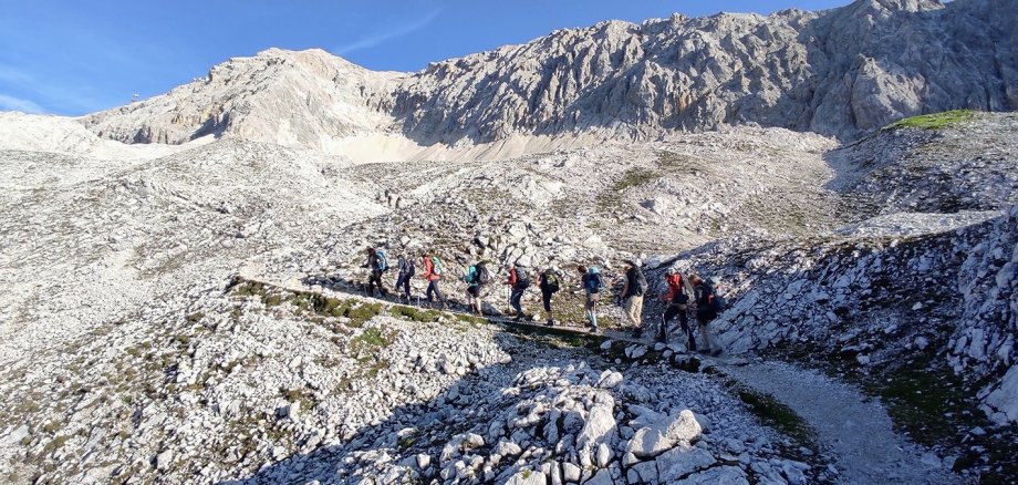 Wandergruppe in den Bergen.