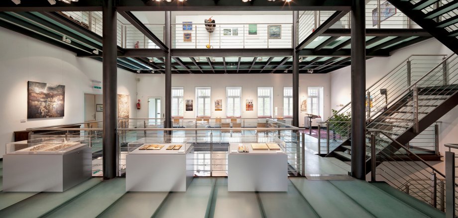 Innenansicht des KunstForumsEifel in Gemünd.