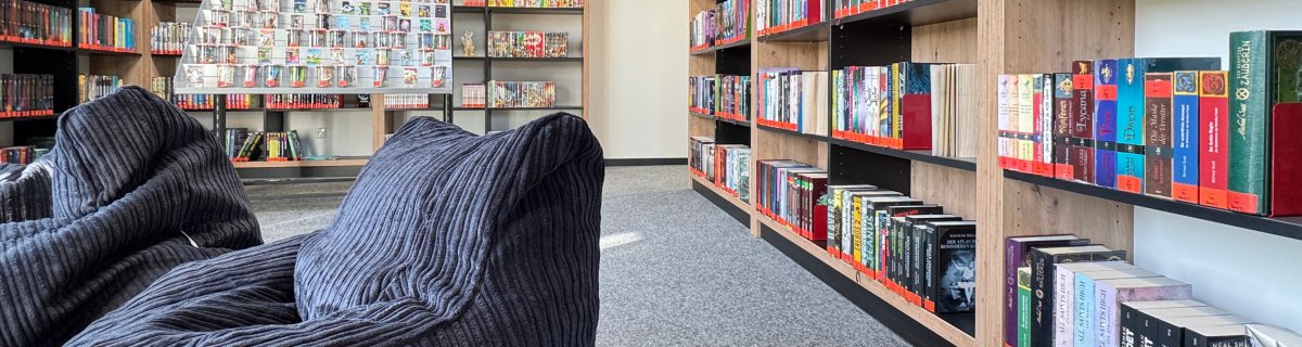 Gemütliche Bereiche laden ein zum Schmökern.